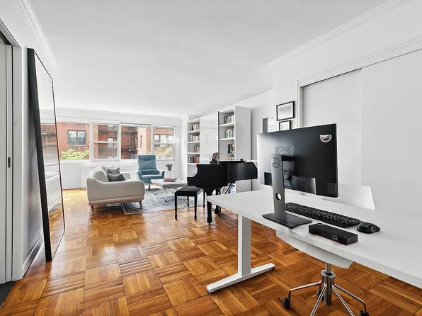 101 W 12th St APT 4S, New York, NY 10011