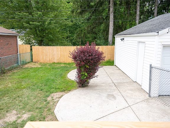 5th image of 541 Heather Ln