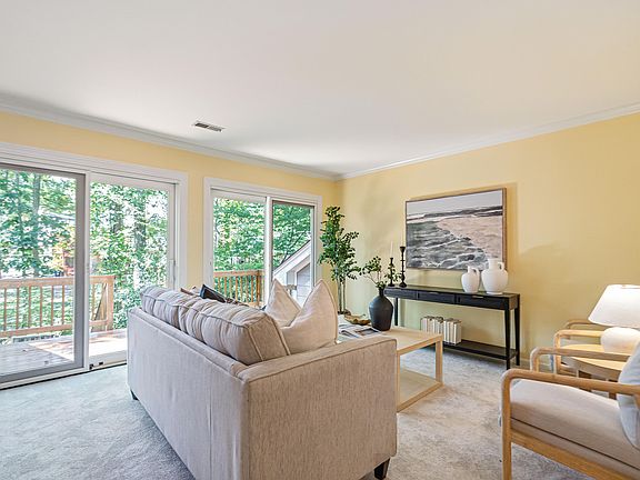 2nd image of 1523 Woodcroft Dr
