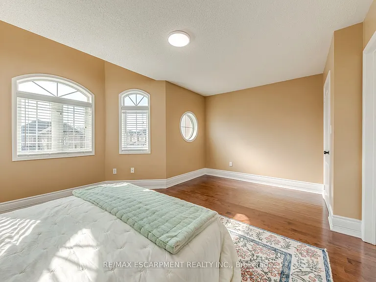 5811 Page Cres — Photo 35