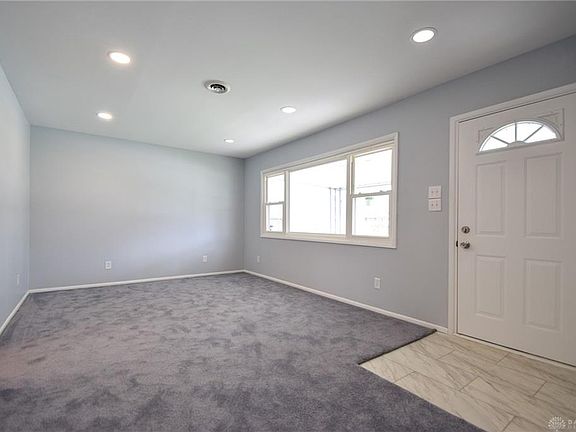 3rd image of 2465 Galewood St