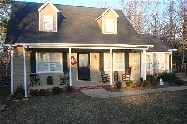 1st image of 310 Pinehurst Dr