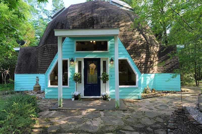 1st image of 294 Breezeway Dr