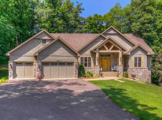 2656 N Saunders Lake Dr, Mound, MN 55364