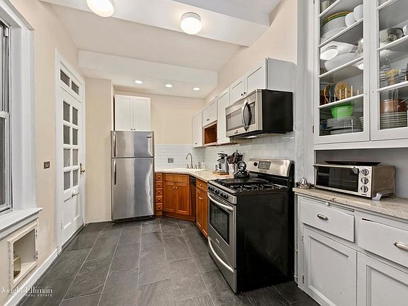2nd image of 304 W 89th St #1C