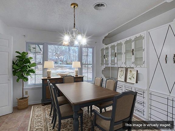 5th image of 3815 Bruno Rd