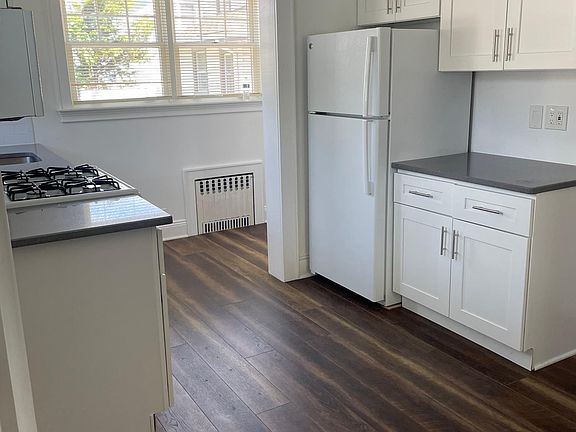 3rd image of 5 Powell Ave