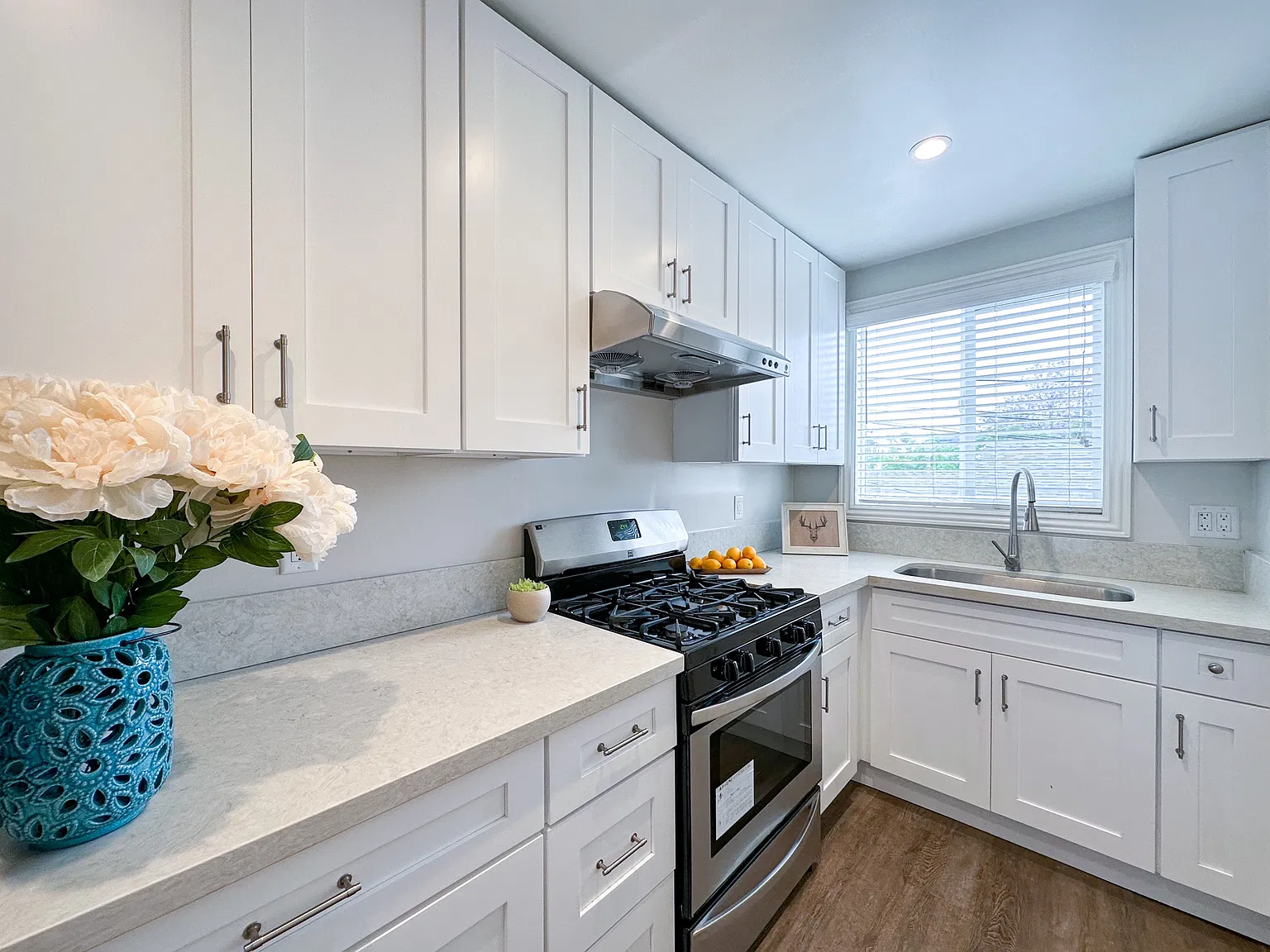 Studio, 600 sqft, $1,699 — Photo 4