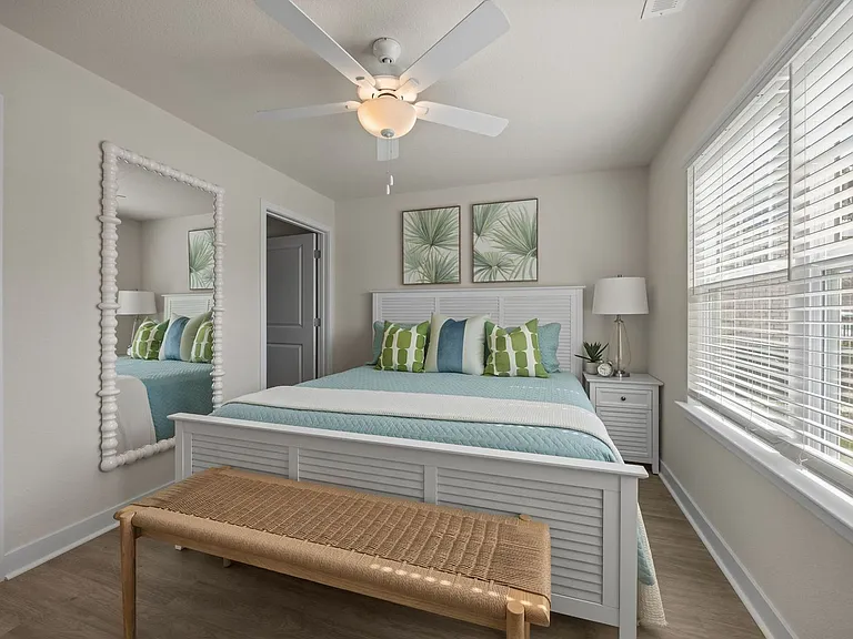 Harbor Village Apartments — Photo 16