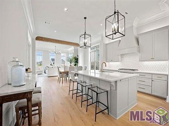 5th image of 414 Glenthorne Dr