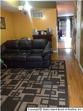 5th image of 30 Maxie Ct