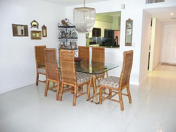 Home For Sale In Huntington Pointe