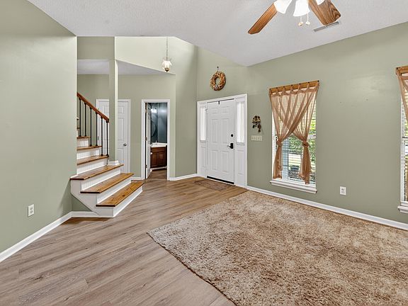 3rd image of 236 Smithfield Ave