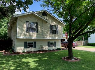 797 Bear Mountain Dr, Saint Peters, MO 63376