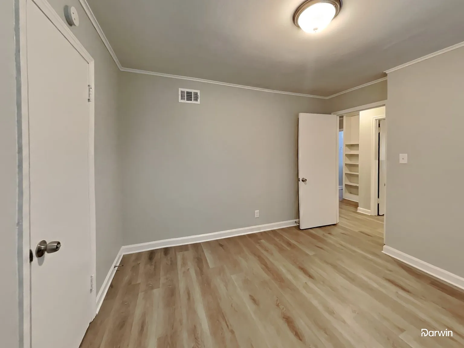 3 bed, 1.0 bath, 1082 sqft, $1,230 — Photo 3
