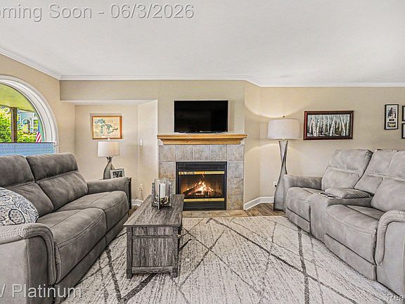 5th image of 37860 Jefferson Ave