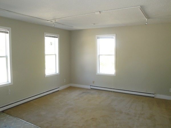2nd image of 513 Myrtle St W APT 2
