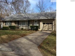 8343 Cherry St, Kansas City, MO 64131