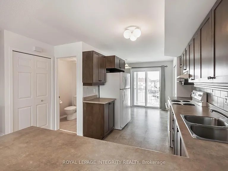888 Longfields Dr — Photo 23