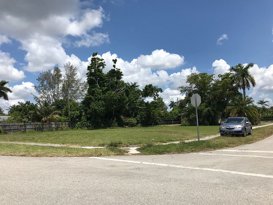 2nd image of 27100 SW 142nd Pl