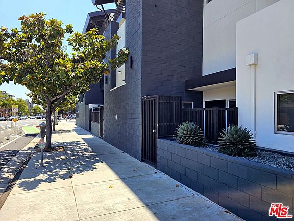 5th image of 1617 Broadway #1617B