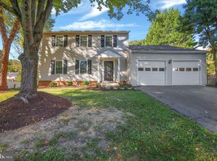 19570 Ridge Heights Dr, Gaithersburg, MD 20879