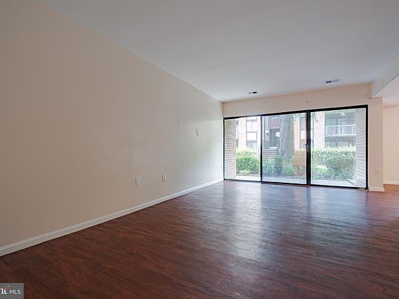 4th image of 9700 Kingsbridge Dr APT 2