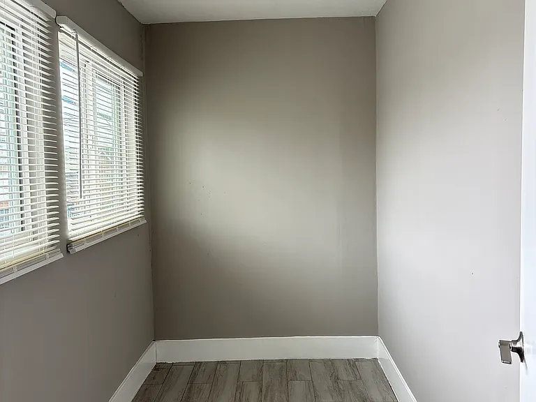 1136 Hoffman Ave #12 — Photo 4