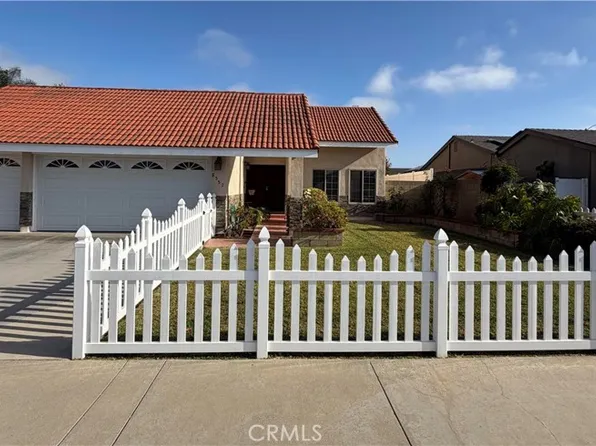 8552 Doremere Dr, Huntington Beach, CA 92646