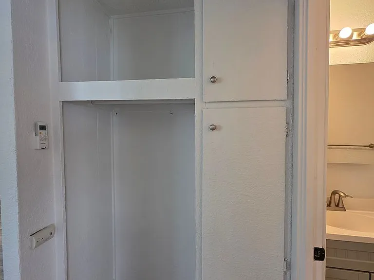1123 Hawthorne Ave — Photo 7
