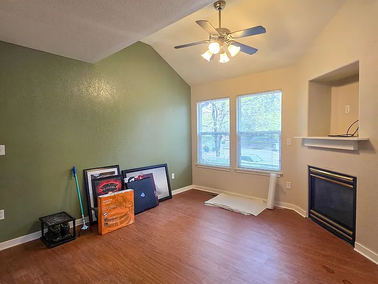 2111 N Fork Dr — Photo 3