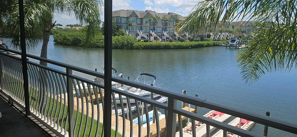 2 bed, 2.0 bath, 1100 sqft, $2,400 — Photo 1