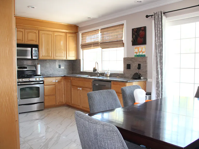 6854 Tiki Dr — Photo 10