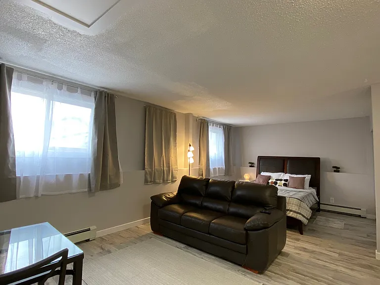 284 Notre Dame St #4 — Photo 5