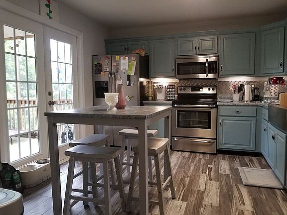3rd image of 2422 Executive Park NW