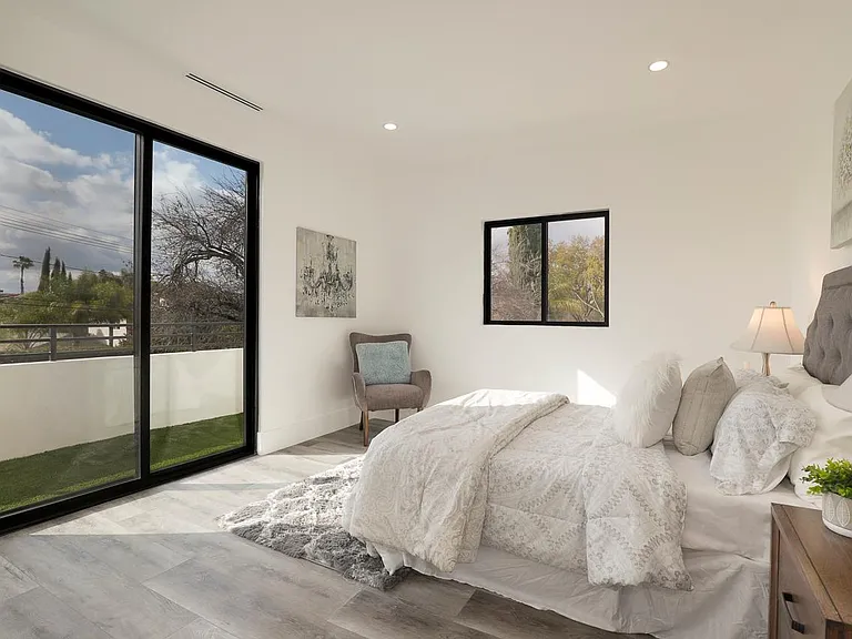 5202 Avenida Oriente — Photo 9