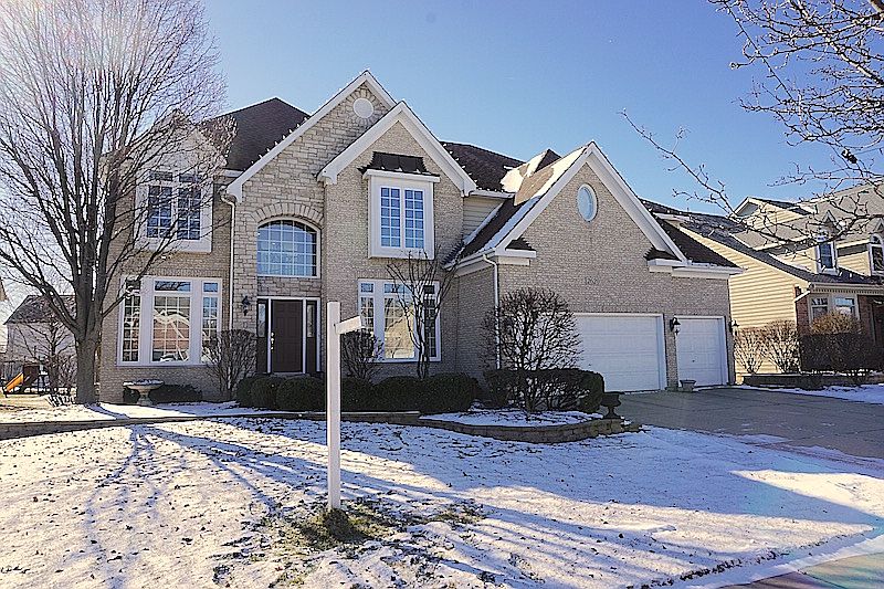 1st image of 2620 Charlestowne Ln
