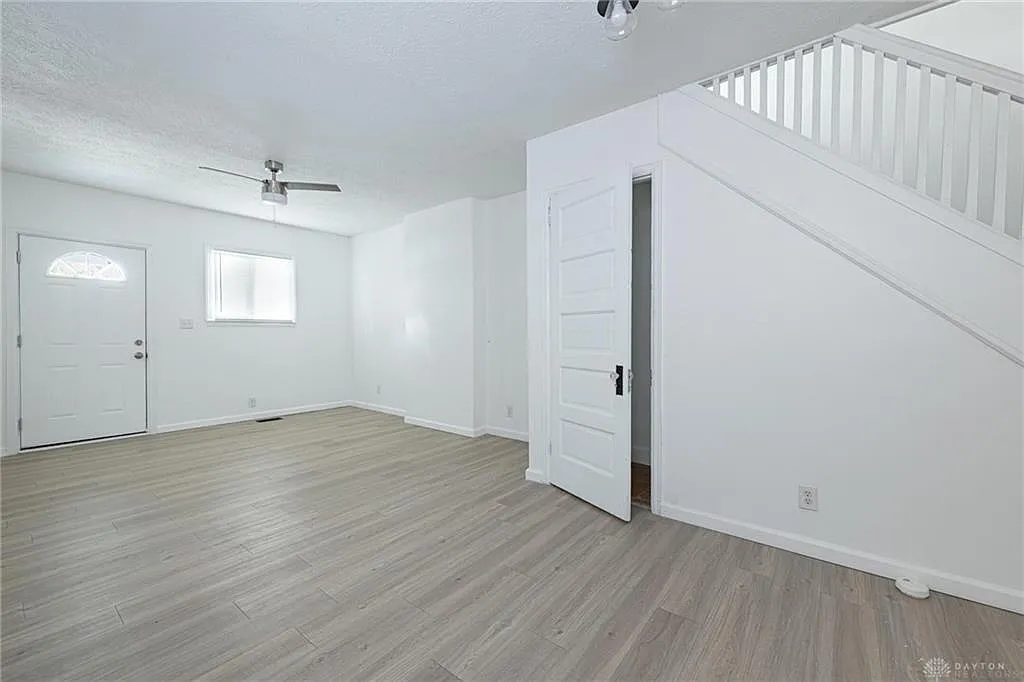 2 bed, 1.0 bath, $1,100 — Photo 3