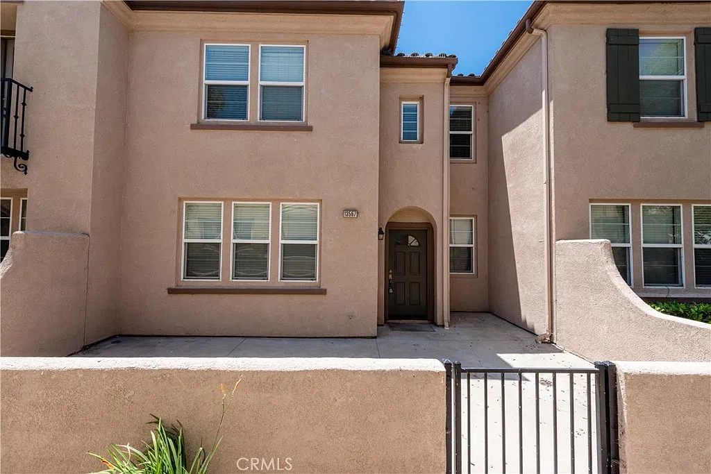 3 bed, 2.5 bath, 1530 sqft, $3,050 — Photo 1