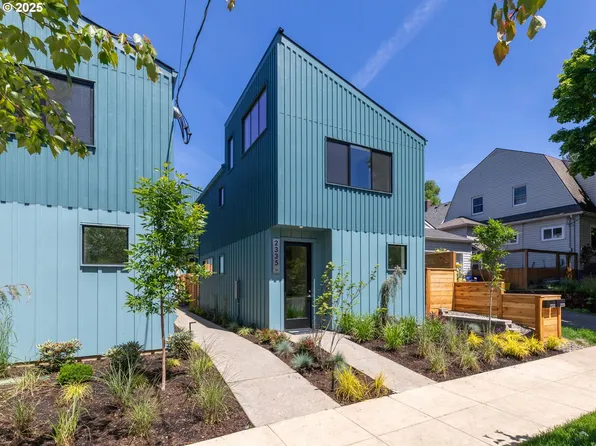 2335 SE Sherman St, Portland, OR 97214