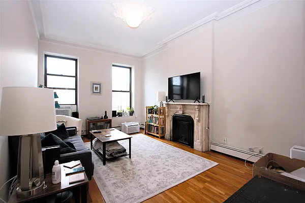 Rented by R New York | media 1