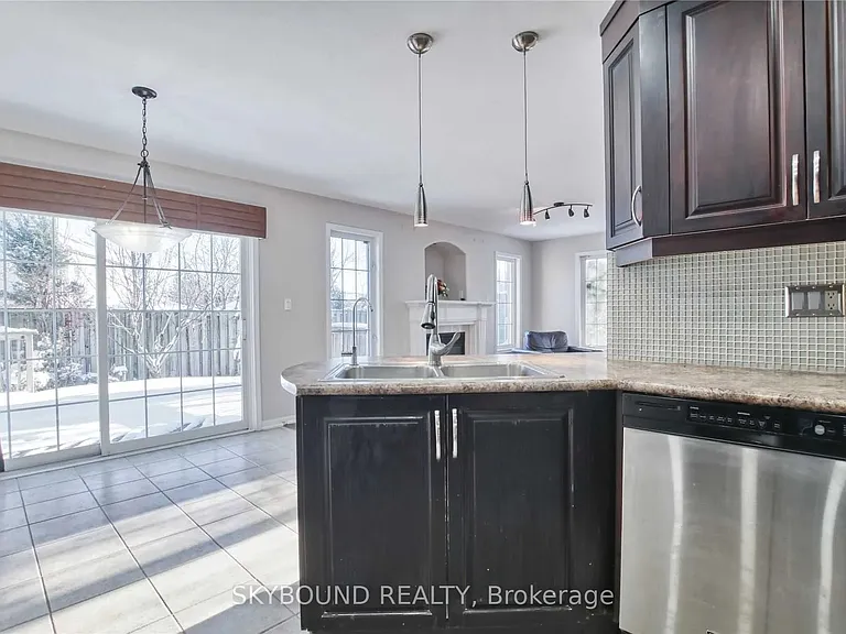 1 Springhurst Ave — Photo 8