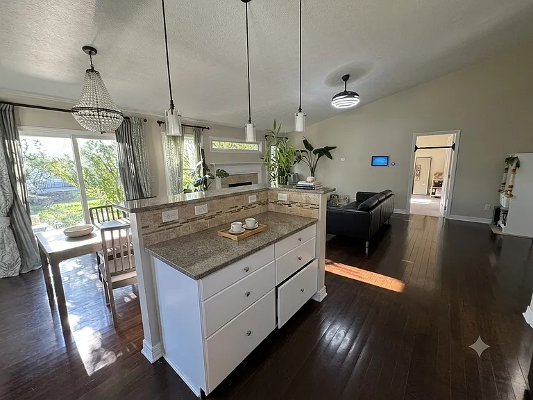 8833 Meadow Grass Ln — Photo 22