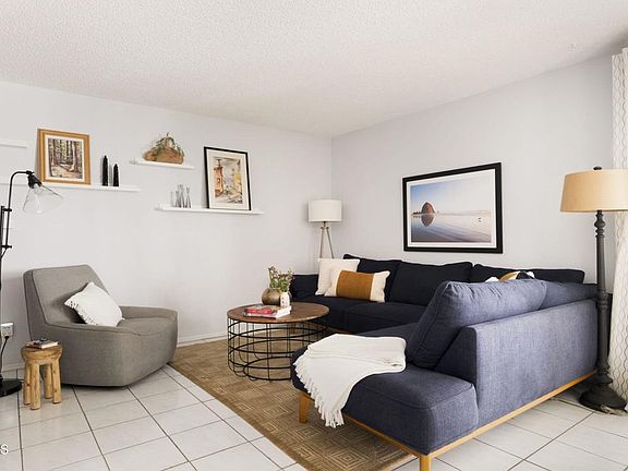 2nd image of 110 N Everett St APT 103