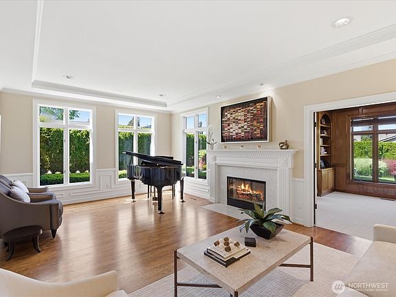 4th image of 4235 91st Avenue NE