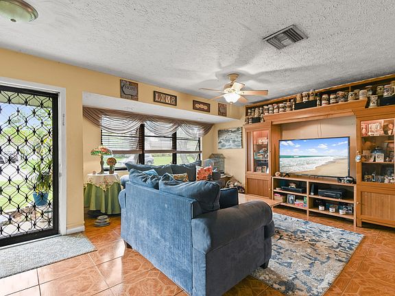 3rd image of 391 SE Walters Terrace