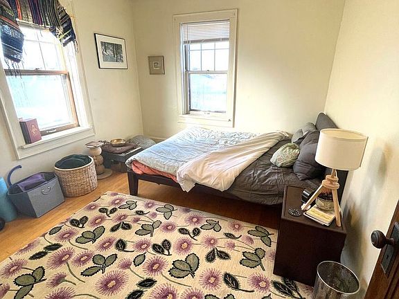 5th image of 2636 N Oakland Ave APT 31