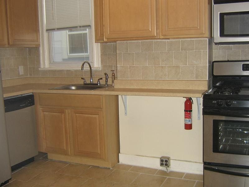 1st image of 89 Cherry St