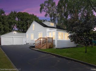 4414 Monroe Ave, Waterford, MI 48329