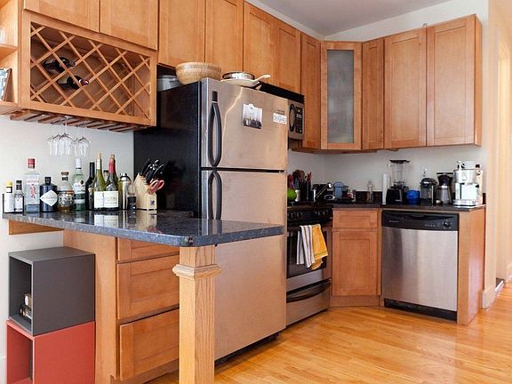 3rd image of 215 Maujer St #1B